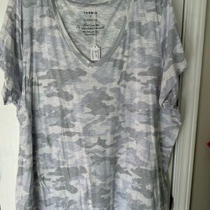 Torrid Light Gray Camo V-Neck Tee